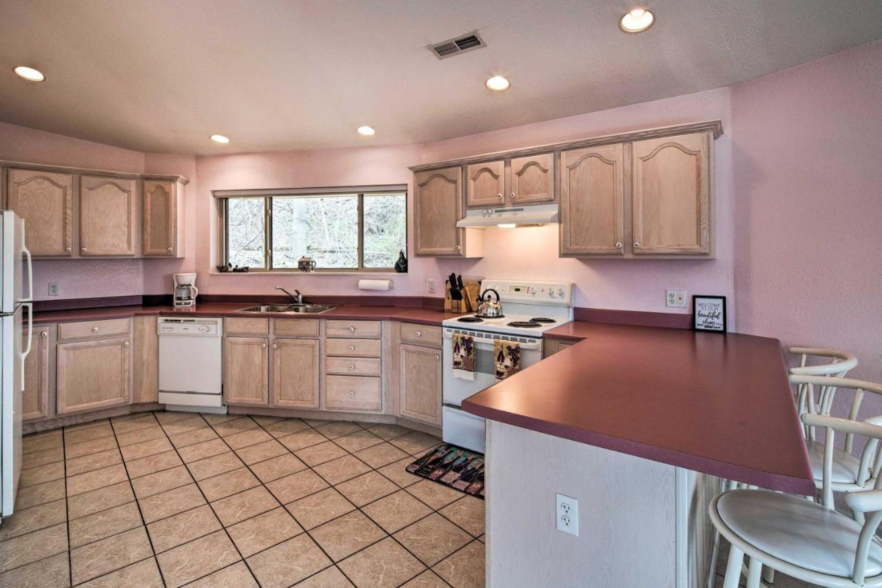 Charming Burnsville Apt With Mountain Views And Deck! Exteriör bild