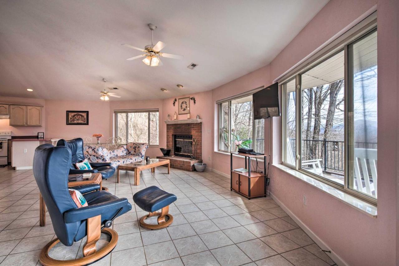 Charming Burnsville Apt With Mountain Views And Deck! Exteriör bild
