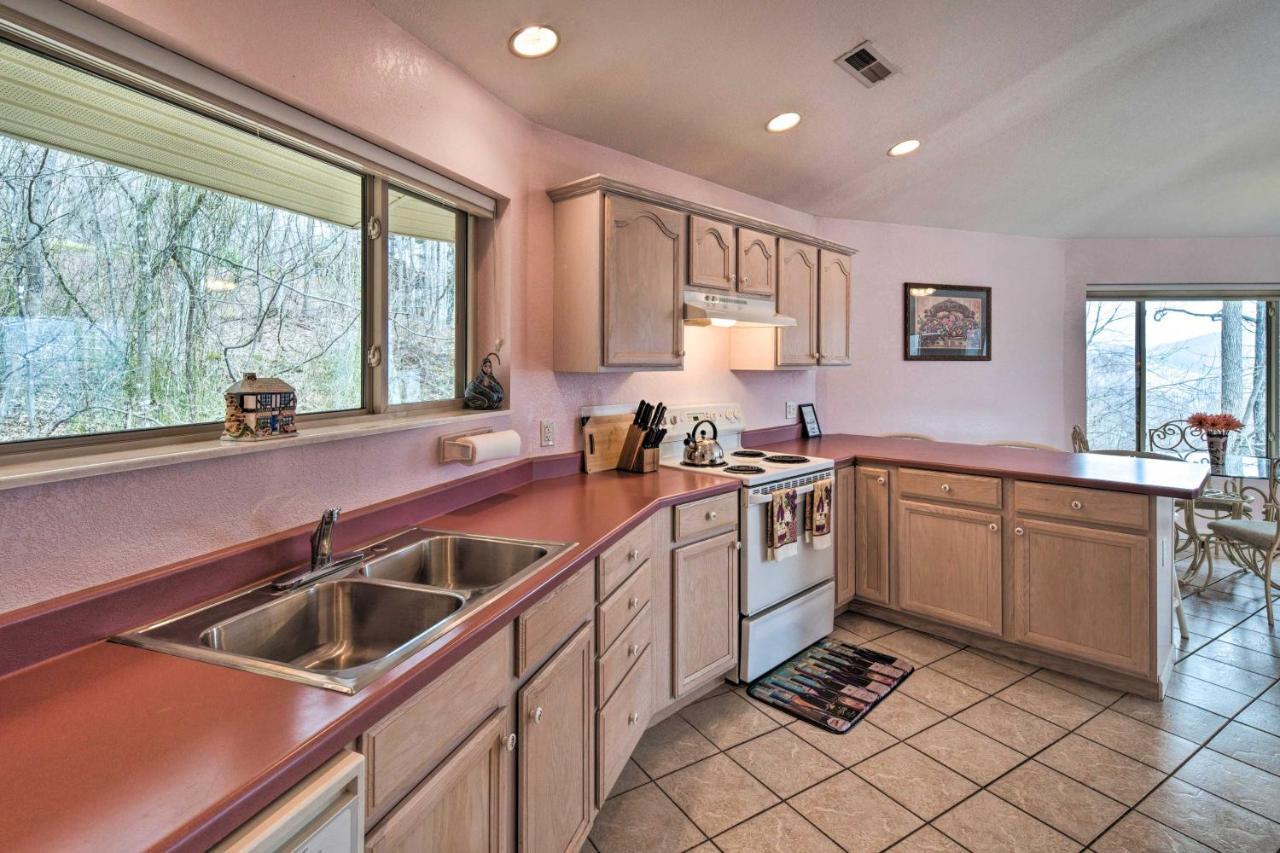 Charming Burnsville Apt With Mountain Views And Deck! Exteriör bild