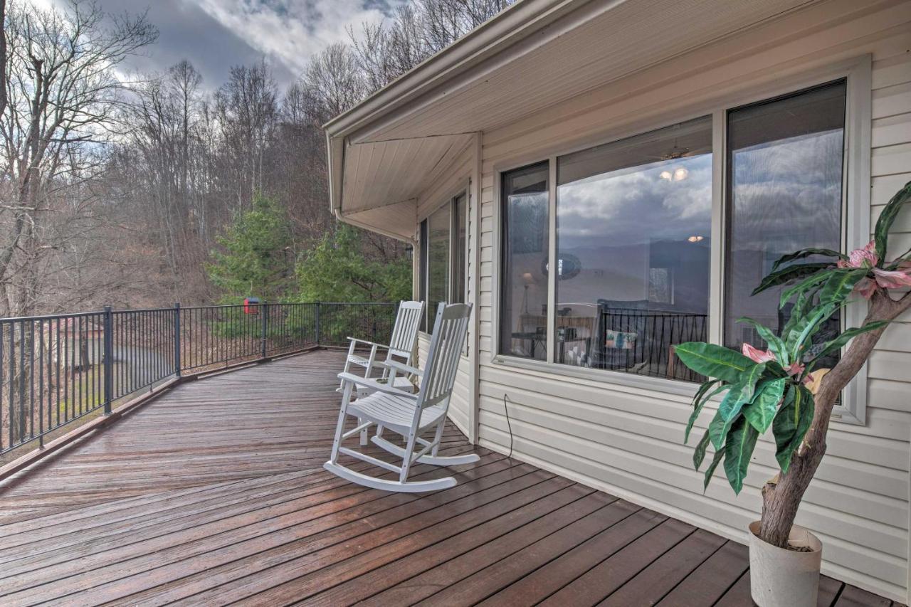 Charming Burnsville Apt With Mountain Views And Deck! Exteriör bild