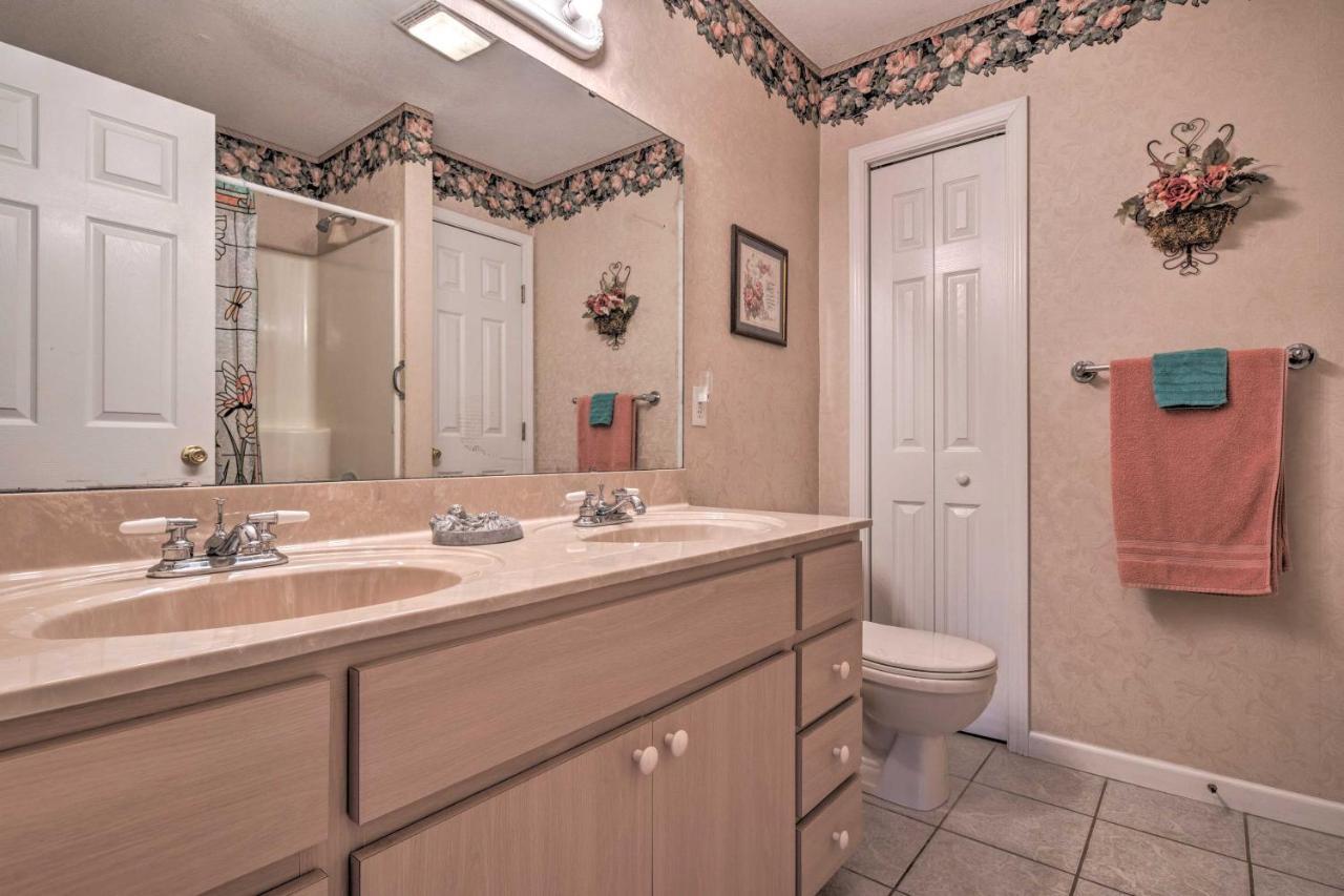 Charming Burnsville Apt With Mountain Views And Deck! Exteriör bild